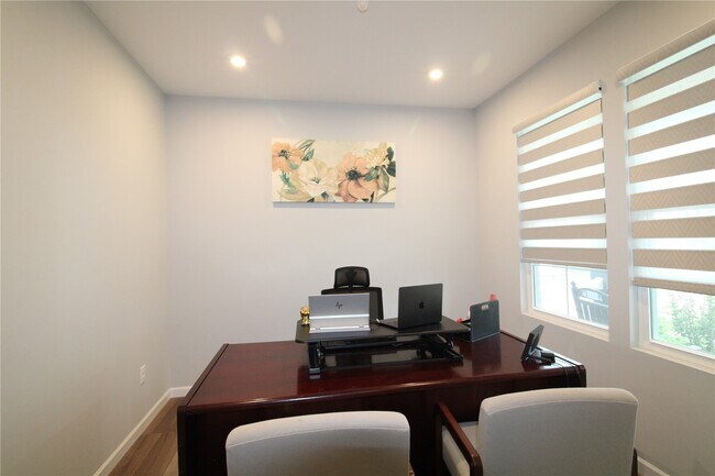 Building Photo - 818 Memsie Dr