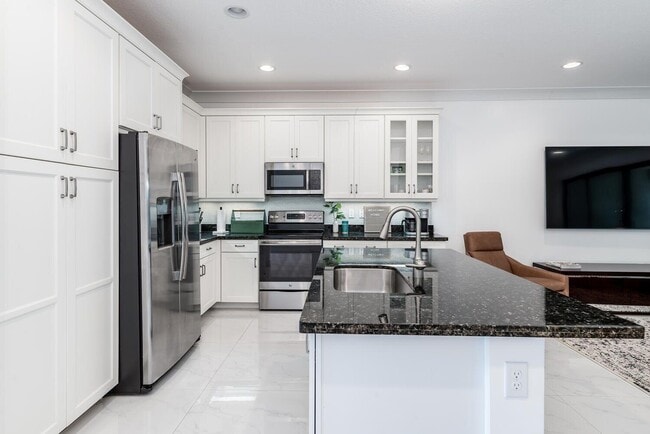 Building Photo - 8092 Lemon Serpentine Ln