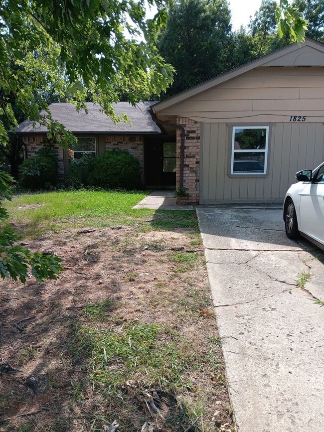 Photo - Spacious 5-Bedroom Home with Fresh Modern Updates in Midwest City