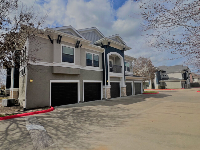 Building Photo - Palms at Cinco Ranch