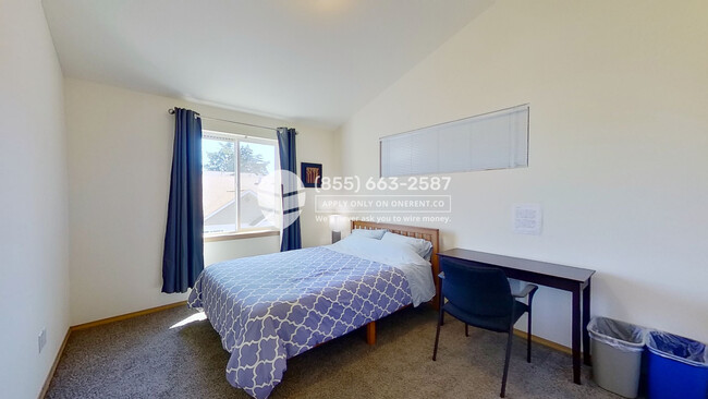 Building Photo - 14535 Whitman Ave N