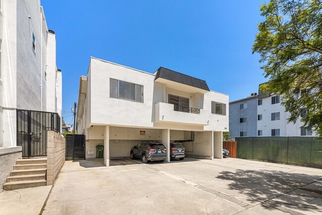 Building Photo - 1608 S Bentley Ave