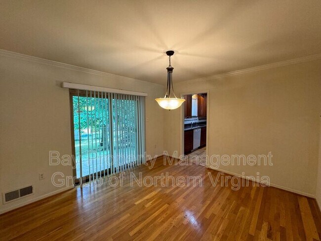 Foto del edificio - 10013 Eastlake Dr