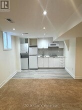 Building Photo - 9 Lebovic Dr