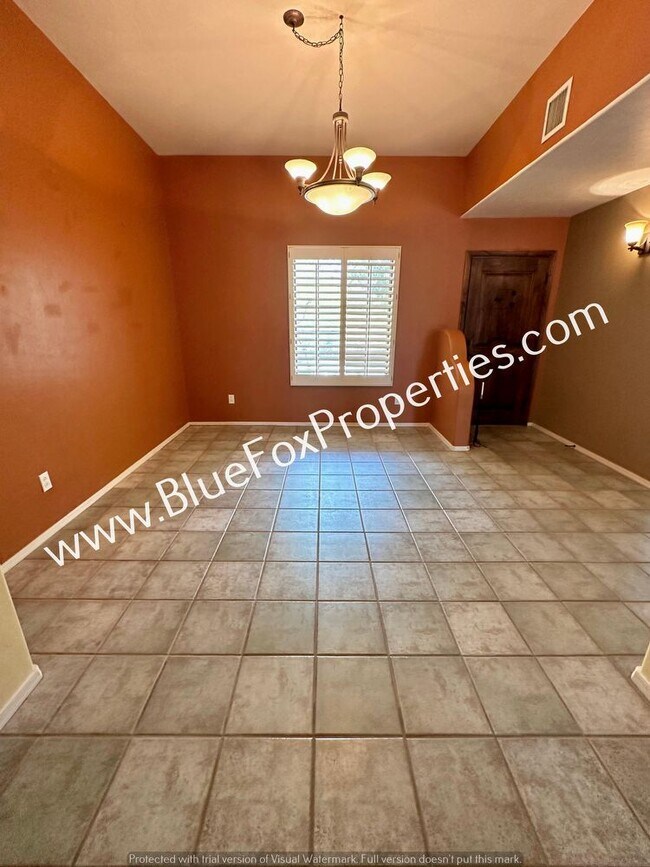 Building Photo - 4814 N Castle Ridge Rd