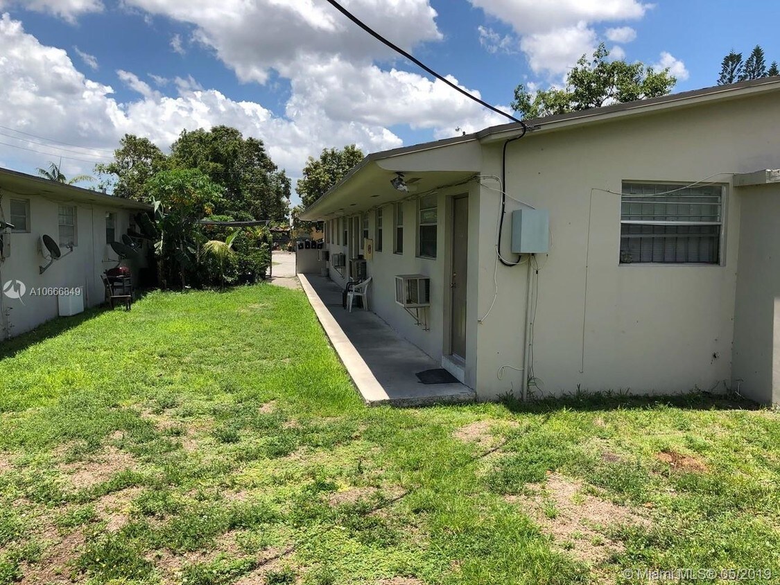 Foto del edificio - 3101 NW 135th St