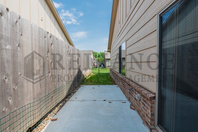Building Photo - 13619 W Hunters View Ct