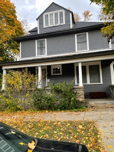 Building Photo - 549 Logan St SE