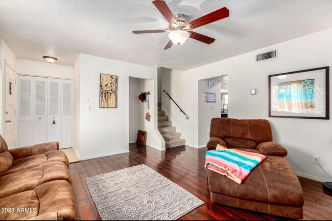 Foto del edificio - Charming 3BR Townhome in Phoenix