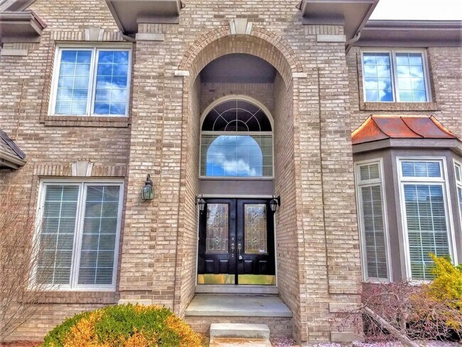 Building Photo - 45866 Fountain View Dr