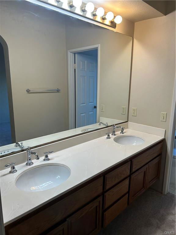 Foto del edificio - 8232 E Flowerwood Ave