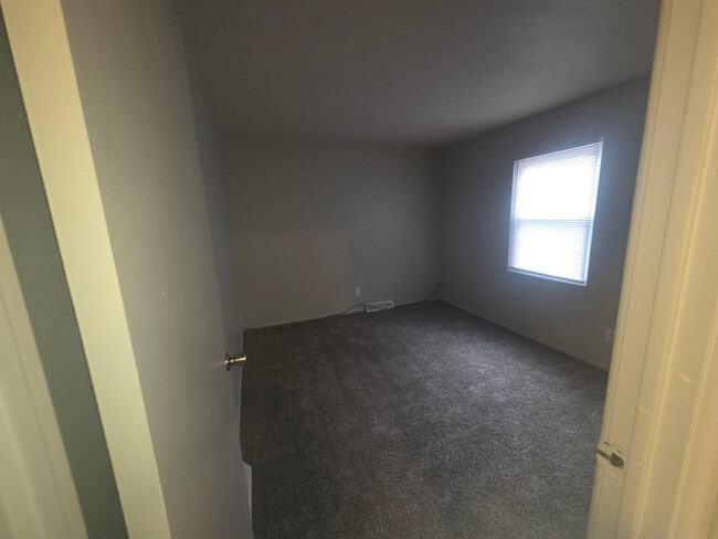 Building Photo - 347 Mathews Rd