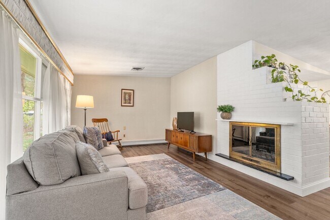 Building Photo - 14 Corrine Dr