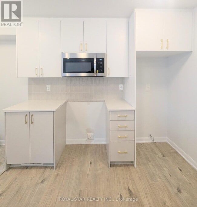 Building Photo - 1124 Creekway Private