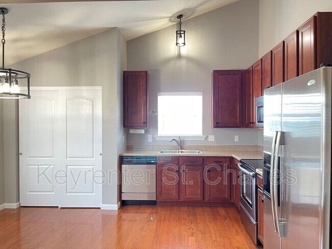 Building Photo - 1331 Piedmont Cir