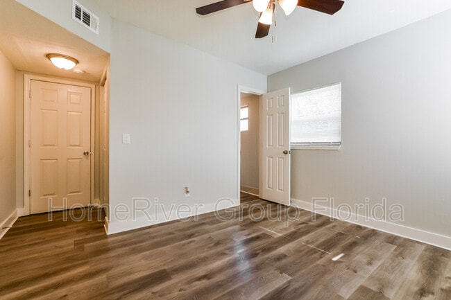 Building Photo - 213 Hays Dr