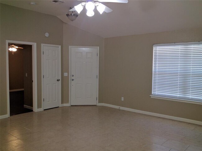 Foto del edificio - 416 Cherokee Gate Dr