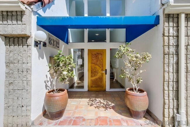 Foto del edificio - La Jolla Pines Condo - 2 Bed/2 Bath Apartm...