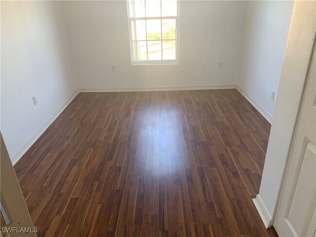 Foto del edificio - 3624 Pine Oak Cir