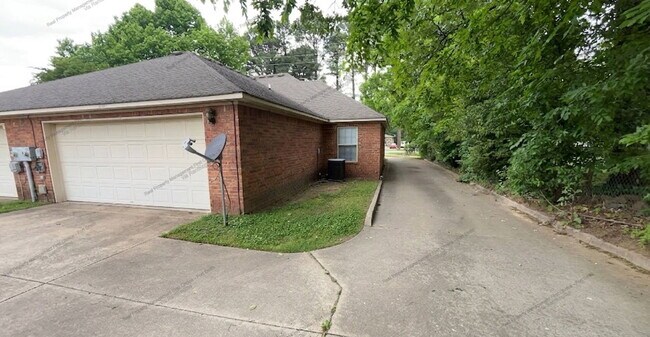 Building Photo - 4806 Park Ave
