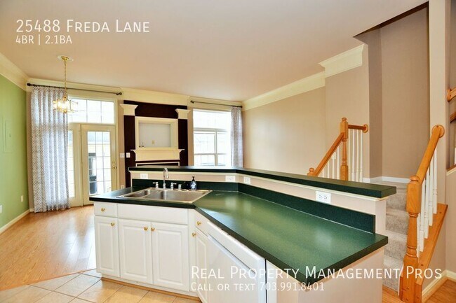 Foto del edificio - 25488 Freda Ln