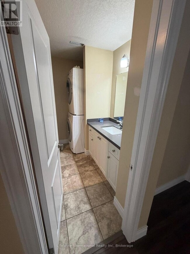 Building Photo - 111 Dallan Dr
