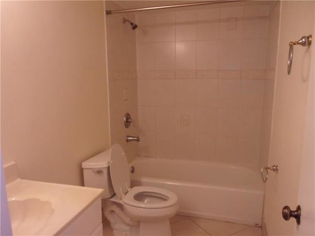 Bath Room - 6800 Cypress Rd
