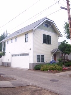 Foto del edificio - 350 NW Polk Ave