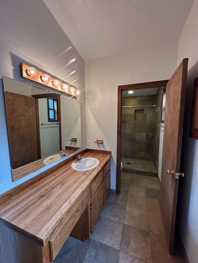 Foto del edificio - 94217 Terrace Garden Way