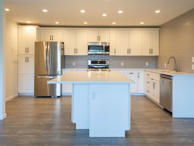 Foto del edificio - 988 Meadowsweet Dr