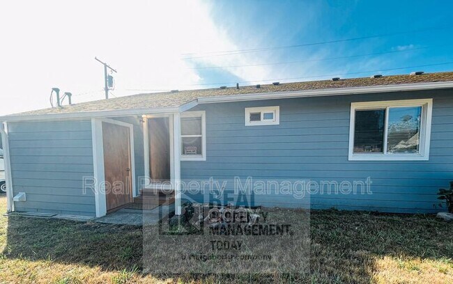 Foto del edificio - 2822 Hefner Ave