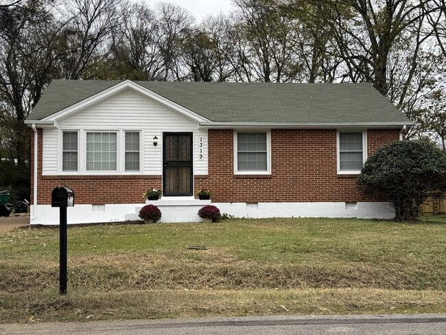 Photo - 1319 N 6th St House