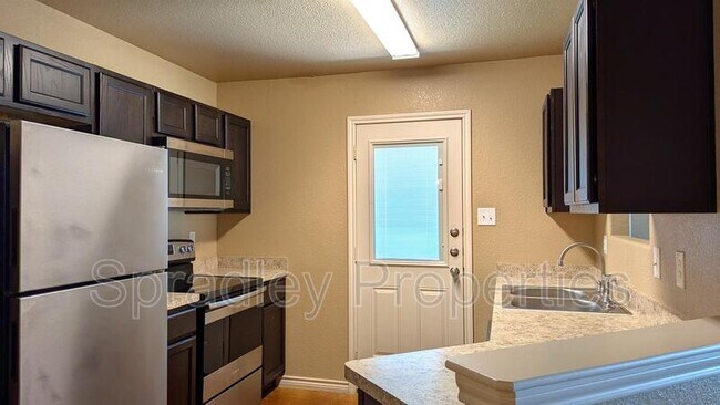 Foto del edificio - 1573 Chance Ct