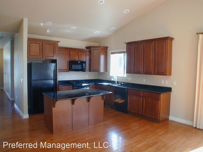 Building Photo - 4 br, 3 bath House - 400 Sterling Drive