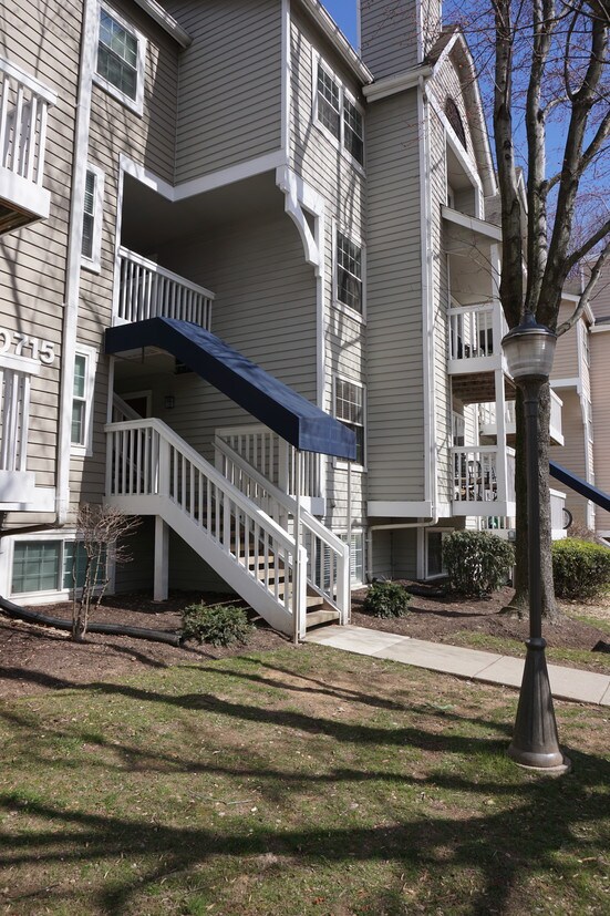 10715 Hampton Mill Terrace, North Bethesda, MD 20852 Condo for Rent