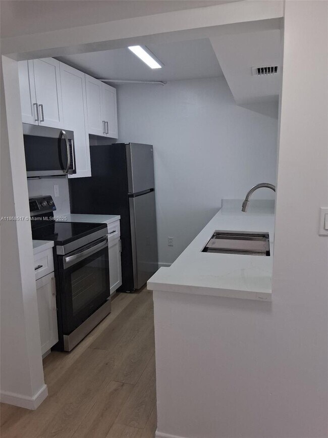 Foto del edificio - 7035 NW 186th St