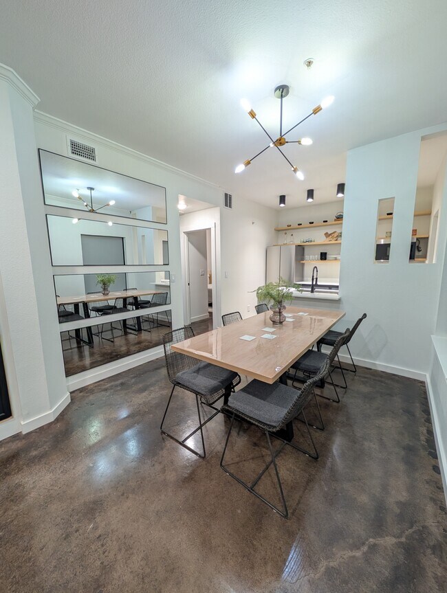 Foto del edificio - 6000 Shepherd Mountain Cv