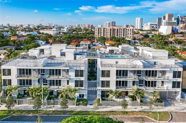 Foto del edificio - 545 SW 11th St