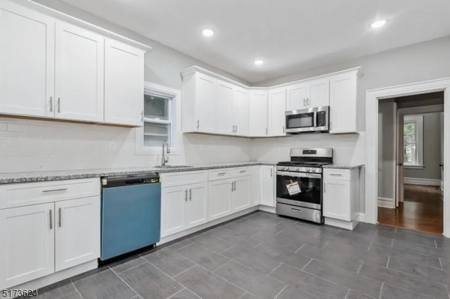 Building Photo - 5 Montrose St