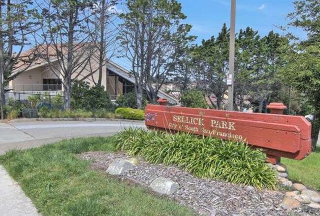 Building Photo - Westborough 2bd/1bth Condo + Loft for Rent - $2,800/mo