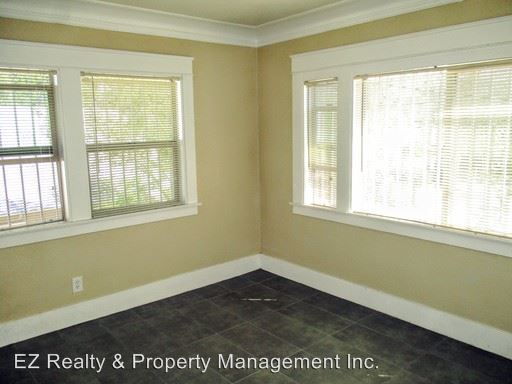 Primary Photo - 210 Kendall Ave