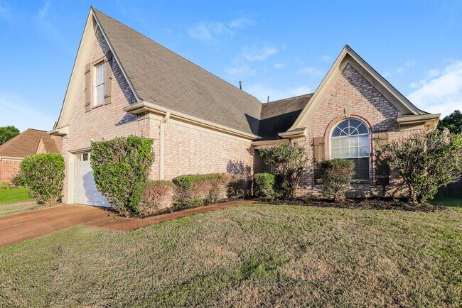 Building Photo - 10279 Green Moss Dr S