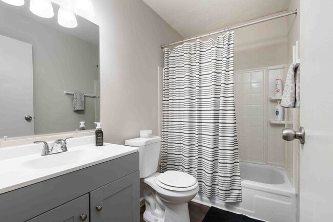 Interior Photo - Country Village