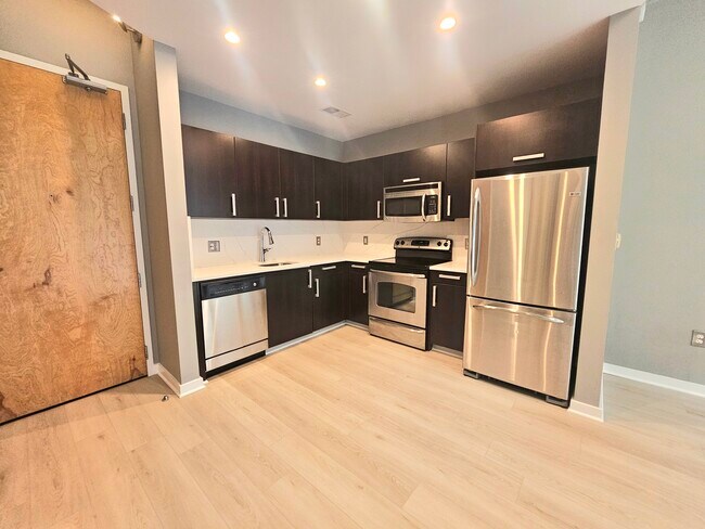 Foto del edificio - 600 12th Ave S