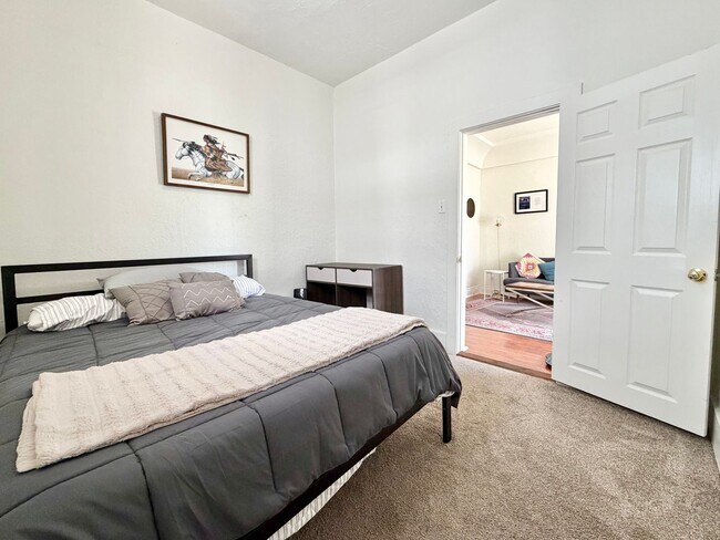 Building Photo - Updated 3-Bedroom Home Near Downtown & University of Utah