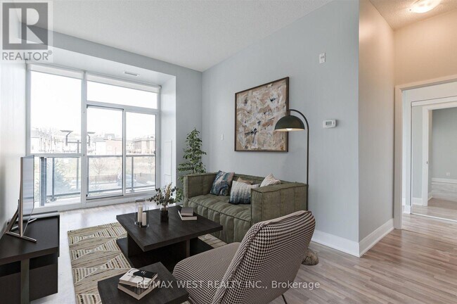 Photo du bâtiment - 4700 Hwy 7