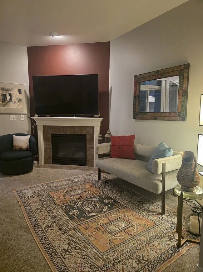 Foto del edificio - Bright & Renovated 3-Bed Condo in Northshore Summit