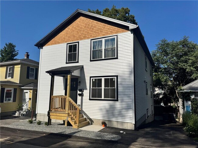 Building Photo - 11 Brinkley St