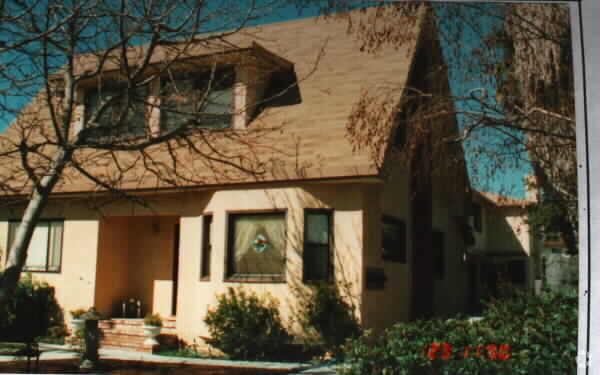 Primary Photo - 243-245 247 E Bellevue Ave