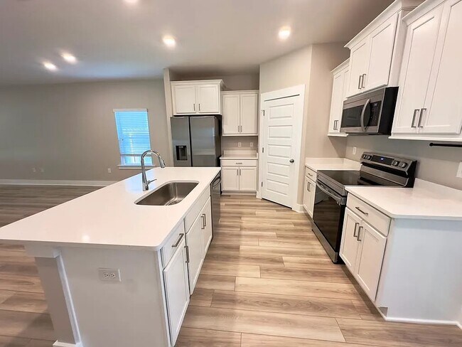 Building Photo - 3679 Applewood Dr